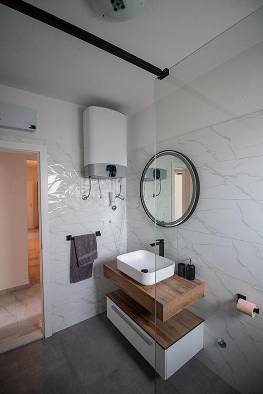 Apartment Zvjezdana Оміш Екстер'єр фото