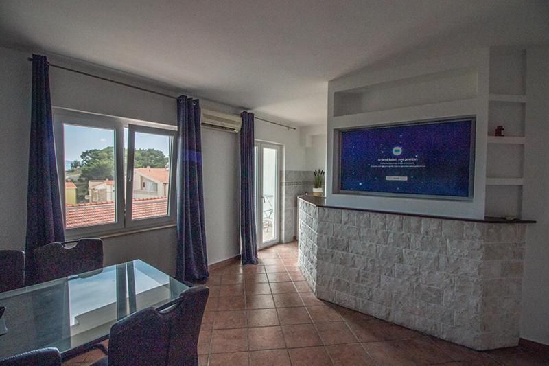 Apartment Zvjezdana Оміш Екстер'єр фото