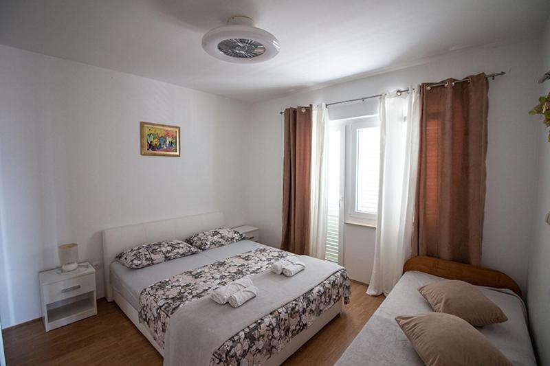 Apartment Zvjezdana Оміш Екстер'єр фото