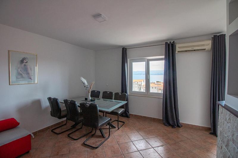 Apartment Zvjezdana Оміш Екстер'єр фото